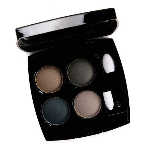 chanel blurry blue eyeshadow